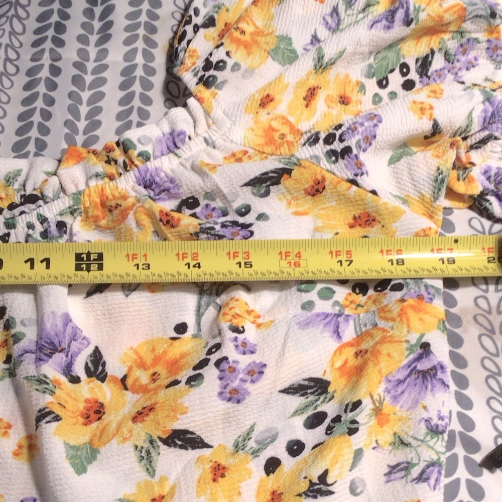 NEWT CITY CHIC PEPLUM FLORAL TOP. - Picture 6 of 11